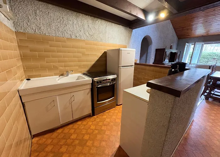 Holiday home Maison Usclade *