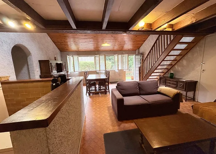 Holiday home Maison Usclade