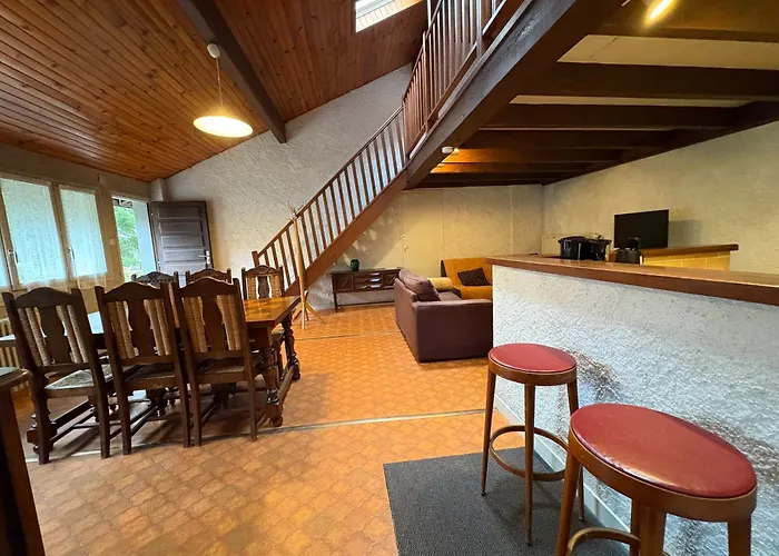 Holiday home Maison Usclade